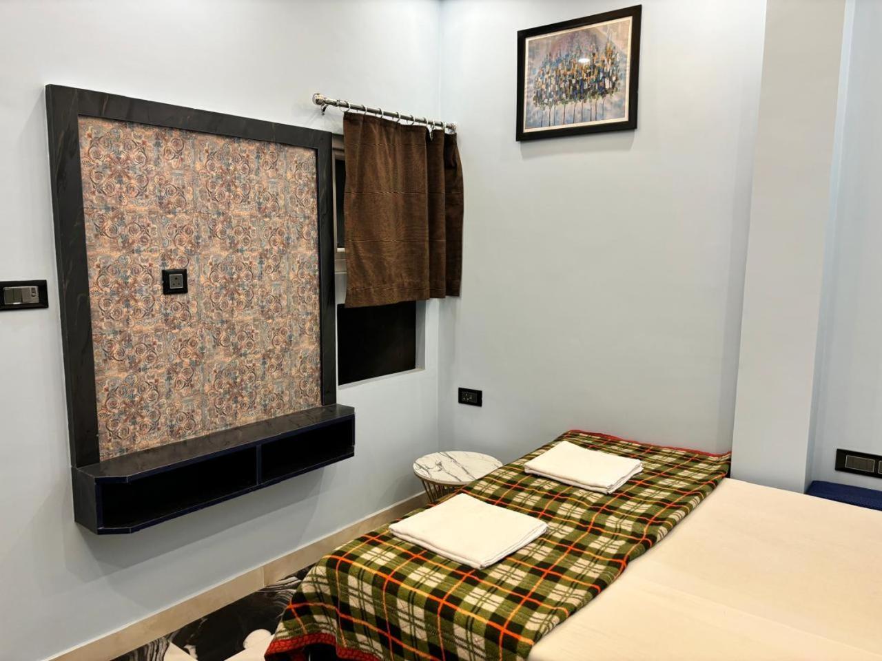 Holy City Inn Варанаси Екстериор снимка